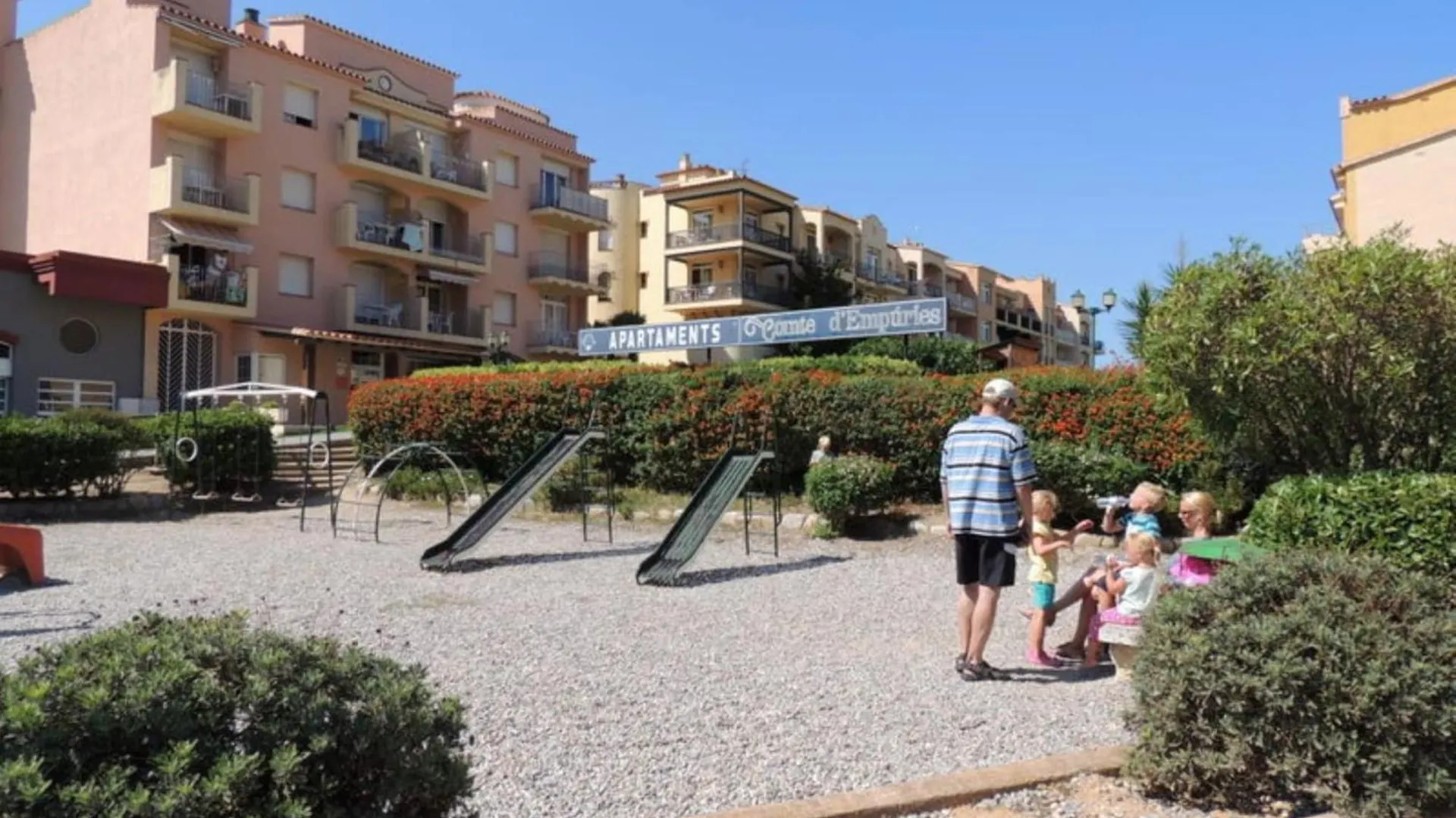 Apartment Fisherman House Near The Beach Empuriabrava