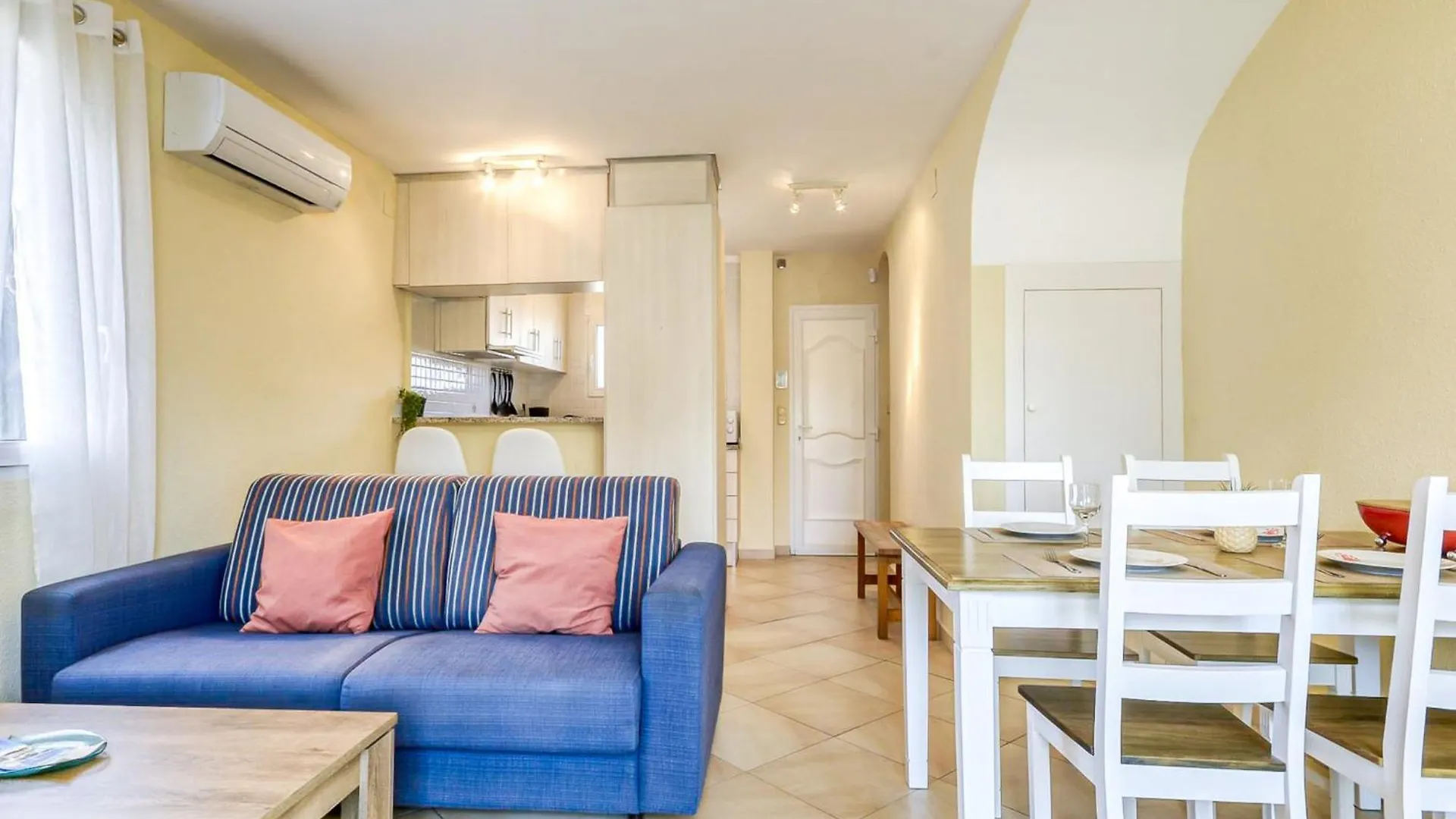 Fisherman House Near The Beach Empuriabrava Apartment