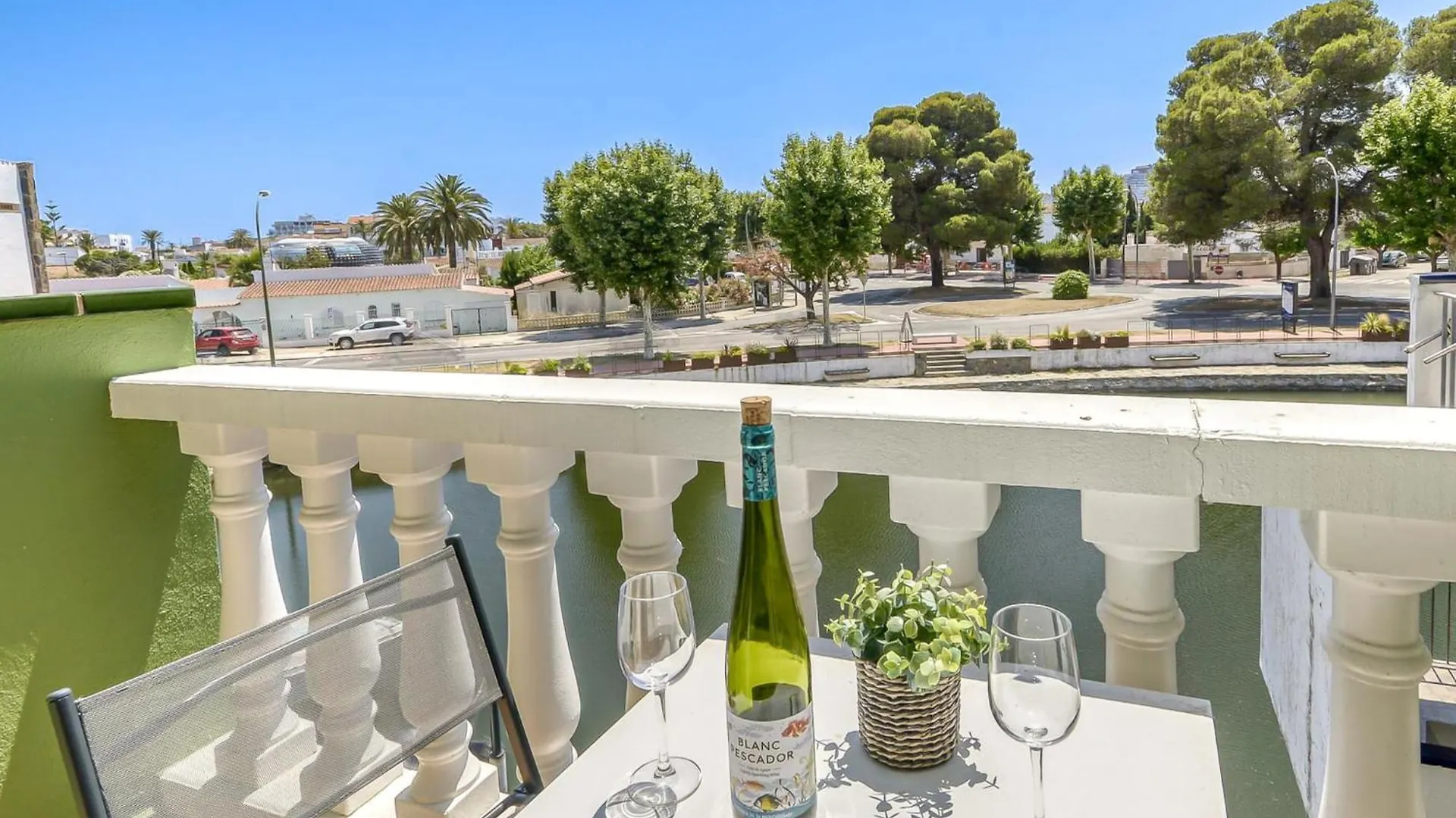 Fisherman House Near The Beach Empuriabrava Apartment
